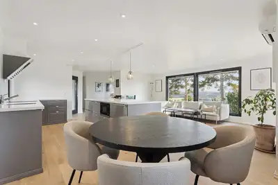 Image de Gorgeous 4-bedroom house