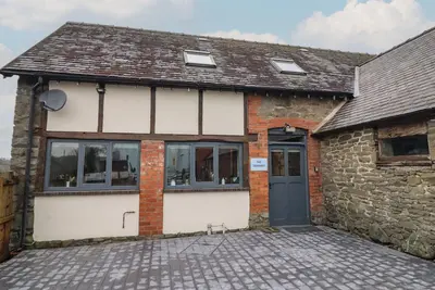 Image de The Granary, pet friendly, with hot tub in Llanfair Caereinion