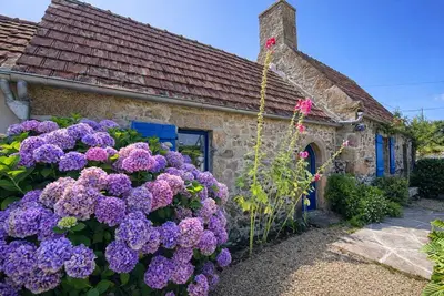 Image de Feunteuniou, maison bretonne entre mer et campagne