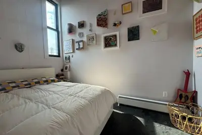 Image de Artist Loft - Spacious 3-bedroom in Brooklyn.