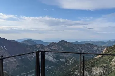 Image de Spacious 3-bedroom condo in marvelous Snowbird Cliff Club  with pool & gym & spa