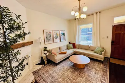 Image de Downtown, Mass Ave, Walkable, Explore & Unwind
