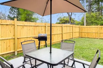 Image de Modern Comfort Meets Classic Charm in Savannah