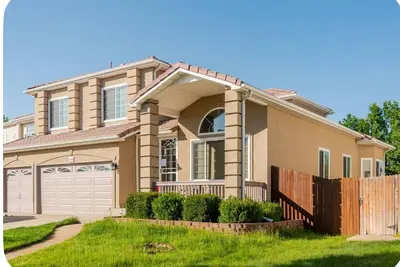 Image de Spacious 4-bedroom 3. 5br Hot tub
