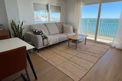 Image de Beachfront apartment in Cullera with sea views and swimming pool.