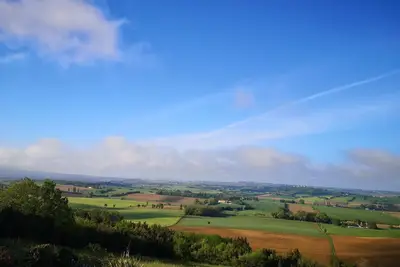 Image de Maison avec piscine à débordement, une vue exceptionnelle sur tout le lauragais