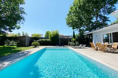 Image de Villa Typique bois 8 couchages et Piscine à La Teste de Buch, Arcachon (33)