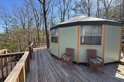 Image de Modern Walland Yurt w/ Mountain Views, Private Hot Tub & WiFi