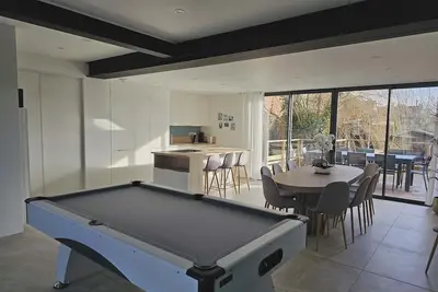 Image de Villa Saint Georges proche de la mer.