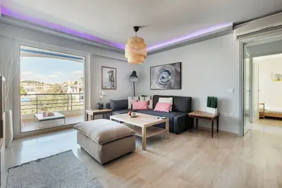 Image de South Blue Beach & Park Apartment in Vouliagmeni