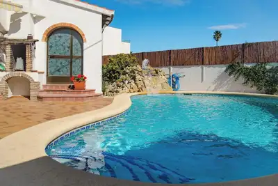 Image de Villa with its own pool, large area and beach bar 100 m from the beach