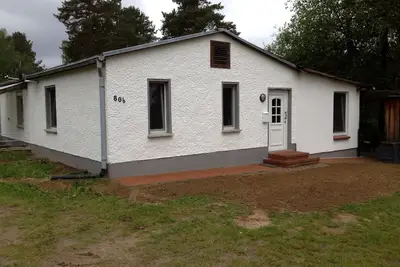 Image de Cozy bungalow with wood-burning stove - 2 min. to the lake