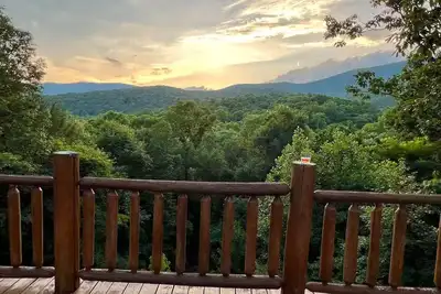 Image de Mountain View. . . And A Creek Too!