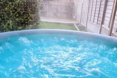 Image de Hot Tub Retreat | Pool Table | Near Int. Centre