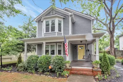 Image de Sweet Auburn Escape: a stylish, walkable Atlanta retreat steps from iconic history, BeltLine energy, and the city’s best food, nightlife, and culture.