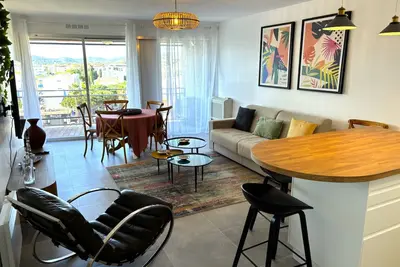 Image de Centre ville appartement de 51 m² en dernier étage avec balcon et Garage fermé