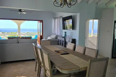 Image de Lovely 3 bed home with  bedroom Ac in St. James, overlooking the Caribbean Sea