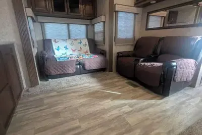 Image de Peaceful 1-bedroom recreational vehicle with Ac in Tucson-Rv Home experience