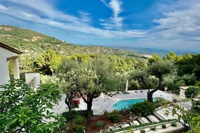 Image de Villa d'exception au coeur des oliviers. Vue mer