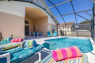 Image de Highly Desirable Pool Home with Games Room