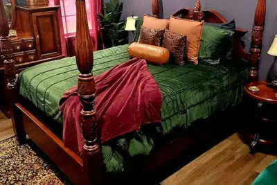 Image de Password Parlor - Sleeps 4, Dog Friendly, Private, Fenced-in Yard, Stylish, Cozy