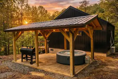 Image de Secluded Smoky Mtn Getaway: Gazebo, Hot Tub, King Bed