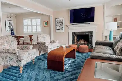 Image de Multi-Gen Family Retreat | Games w/ Comfort