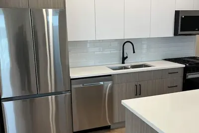 Image de Luxury Brand New Apartment in South Surrey/White Rock, Bc, Canada