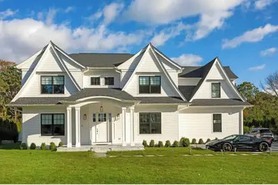 Image de New Construction Southampton Estate