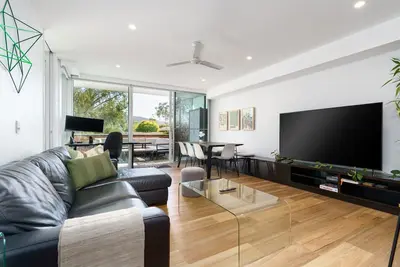 Image de Quiet Modern Apartment in Prime Location