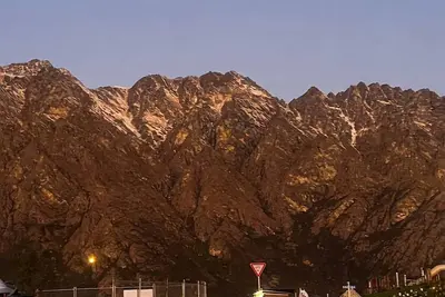 Image de Lovely one-bedroom apartment with Ac and stunning mountain views in Jacks Point