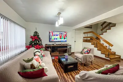 Image de Duplex of 03 spacious rooms with living room, dining room and kitchen in California.