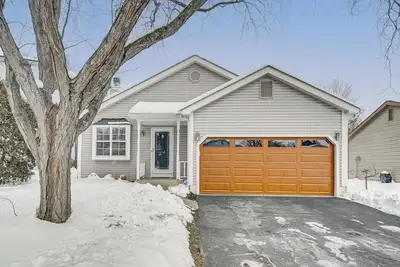 Image de Castlerea Casa Columbus Home w/ Deck & Yard