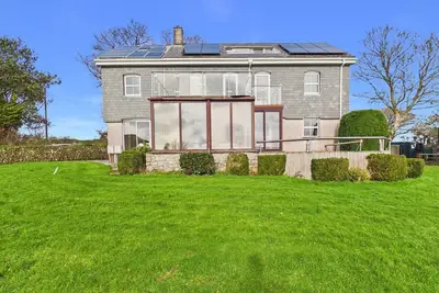 Image de Sea View Retreat with Balcony & Jacuzzi | Flushing