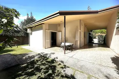 Image de Villa calme avec jardin à seulement 100 mètres de la plage