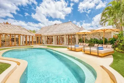 Villa Tango - New Luxurious 7bdr, Prime Location