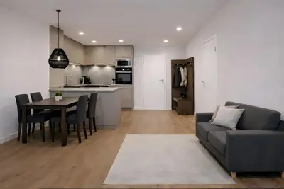 Image de Appartement « Fuji » avec vue sur la montagne, grand espace extérieur et piscine