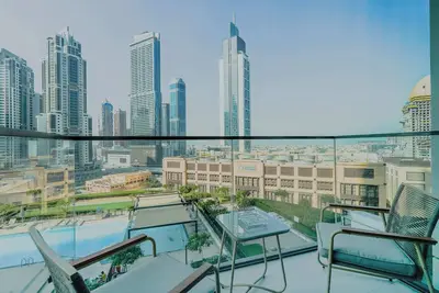 Skyline and Pool View, Furnished, Downtown