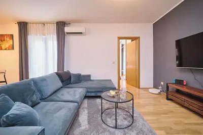 Harmony Seaside Apartment by Litto