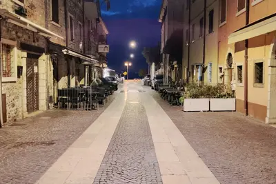 Image de Cozy house in marvelous historic center of Lazise, just steps from the lake.