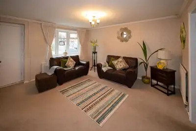 Image de Spacious 3br Home in Westhoughton | Free Parking |
