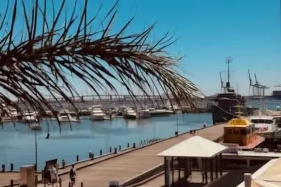 Image de Elegant Waterfront Retreat | Harbour & River Views