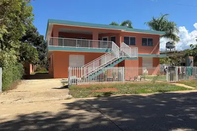 Image de Surfers Halfway House in peaceful Aguadilla