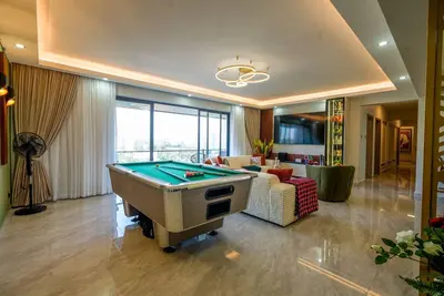 Image de Elegant 5-Bedroom  with Exquisite Design and Unmatched Comfort