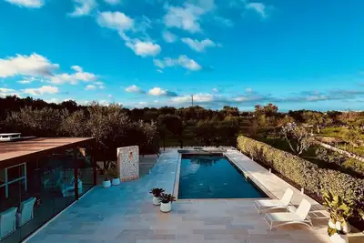 Image de Villa Pergolata in Ostuni with pool, whirlpool, sauna & outdoor kitchen