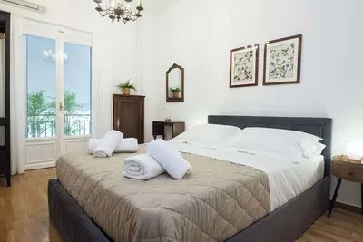 Image de Grand Vintage Elegance 2 Bd Residence in Kolonaki