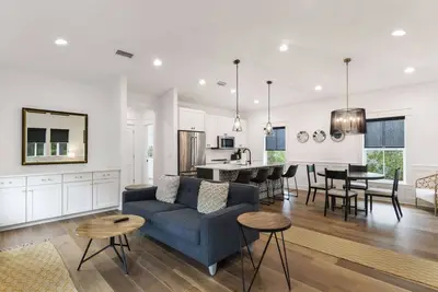 Image de 30a Caspian Blue Carriage Cozy 1-bedrm house pet friendly close to pool & beach