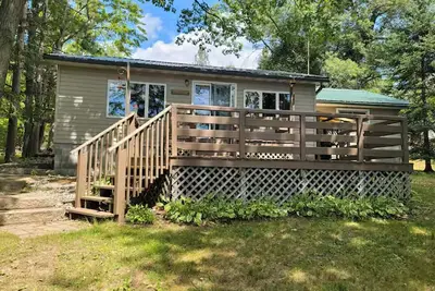 Image de Cozy 2 bedroom cottage on lake!