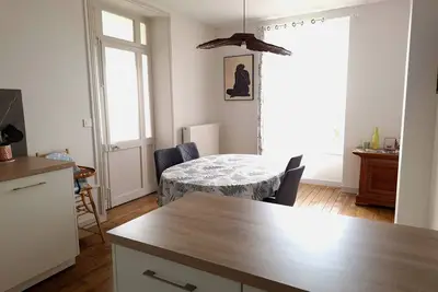 Image de Aux Noces de Paulette \nCharmante maison sur les remparts - vue et jardin