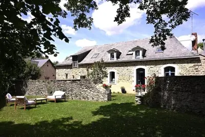 Image de Jolie longère à la Campagne surplombant la rivière